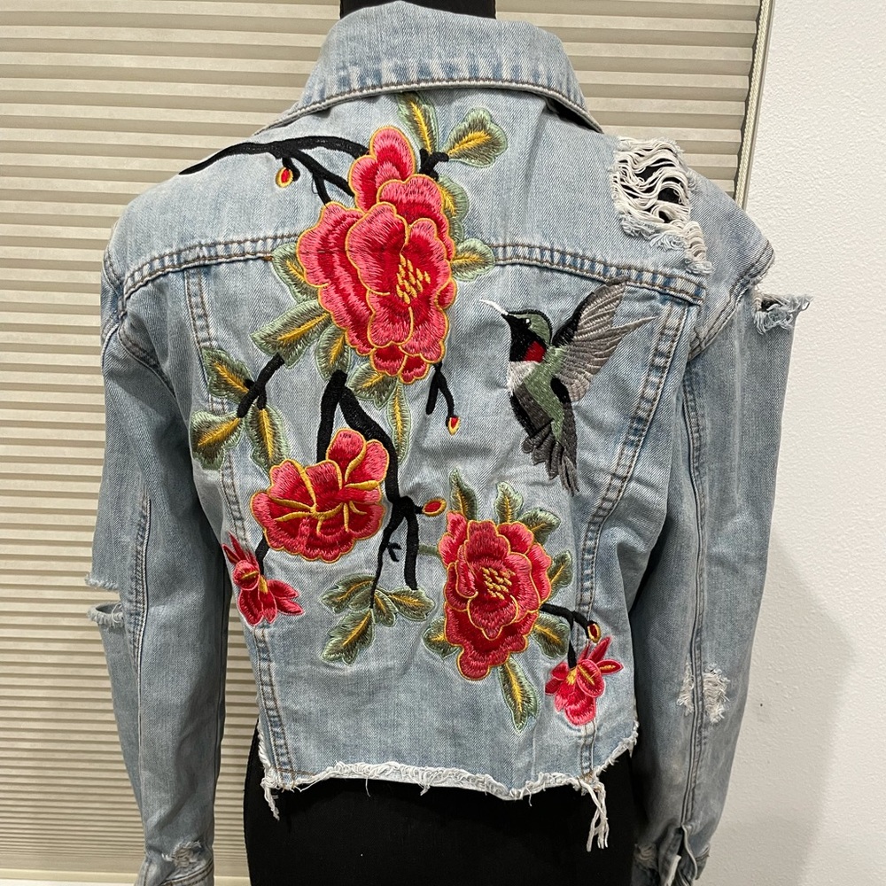 Embroidered Cropped Denim Jacket